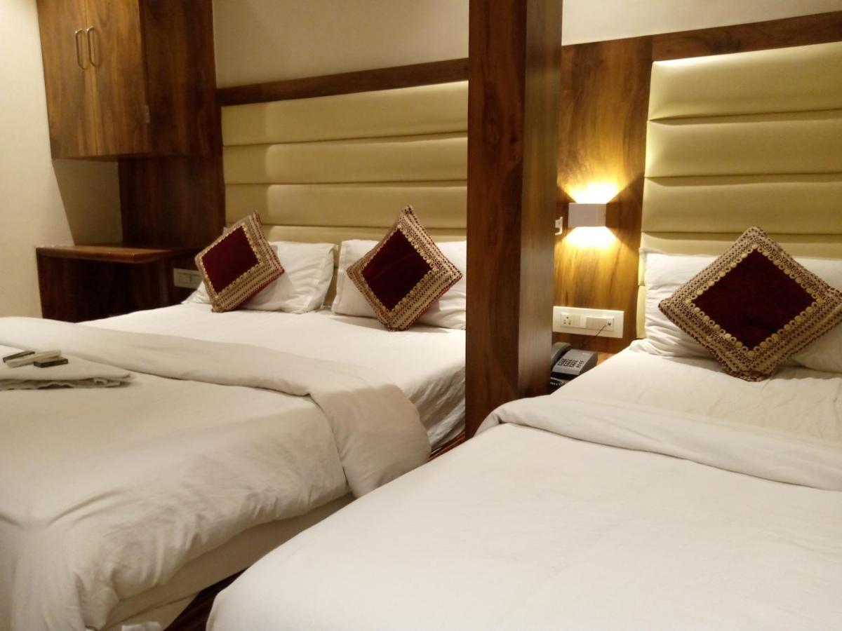Hotel Adams Inn Near Mumbai Airport ภายนอก รูปภาพ