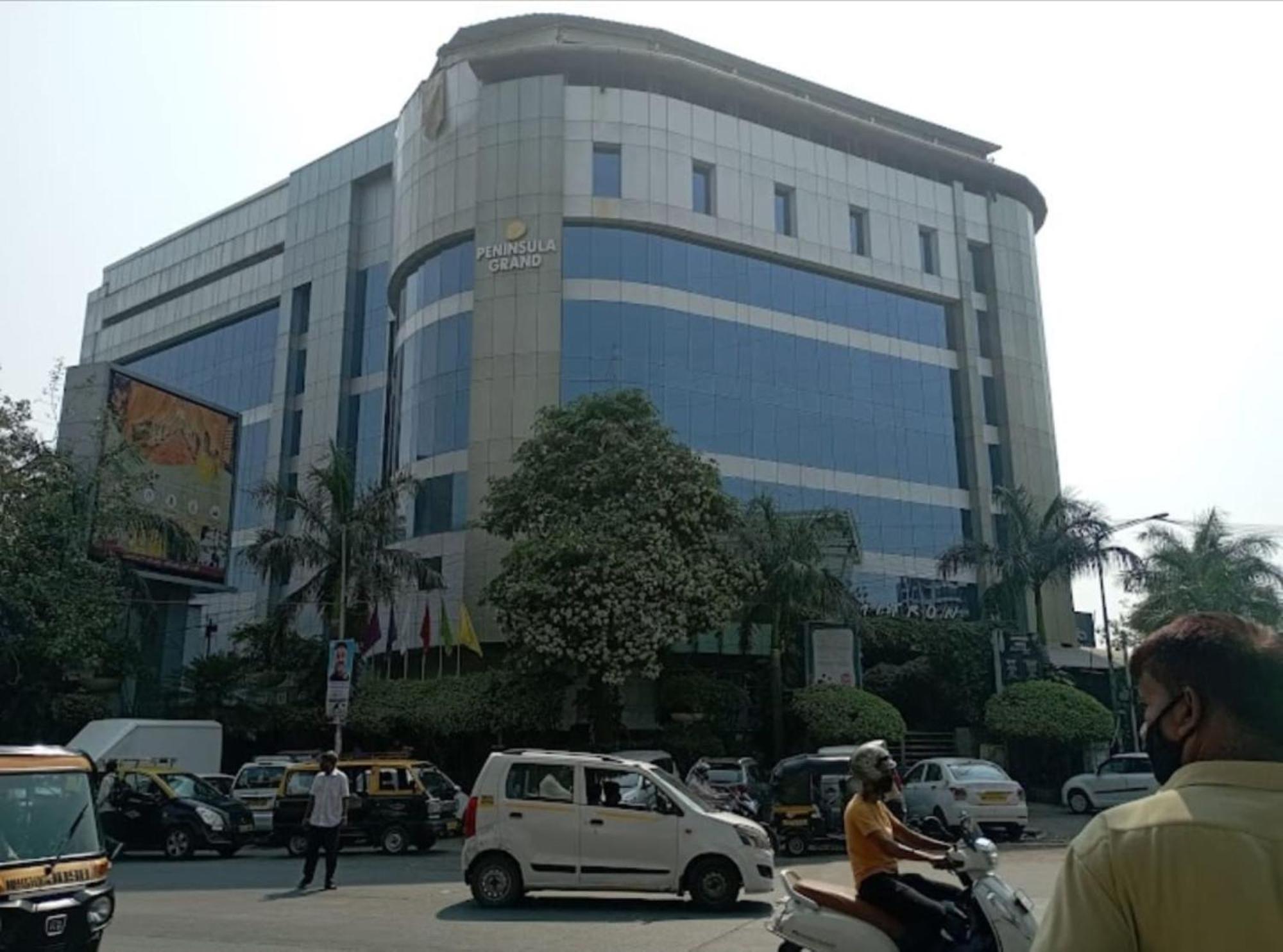 Hotel Adams Inn Near Mumbai Airport ภายนอก รูปภาพ